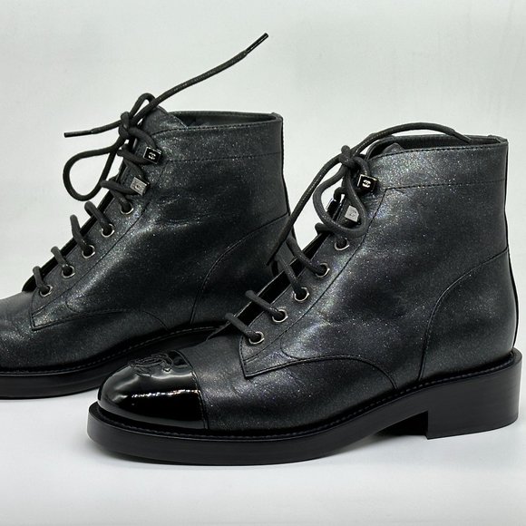 CHANEL 20A Iridescent Leather CC Cap Toe Lace Up Combat Ankle Booties Boots - Picture 8 of 16
